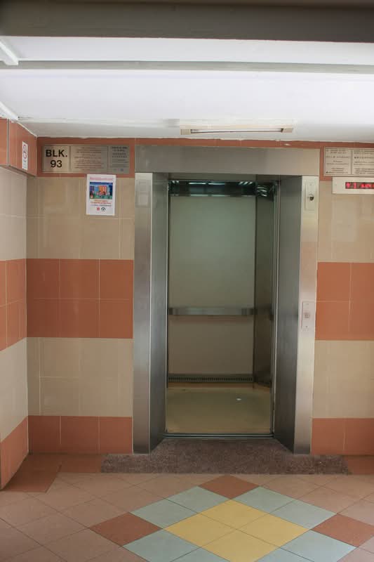 93 Jalan Dua