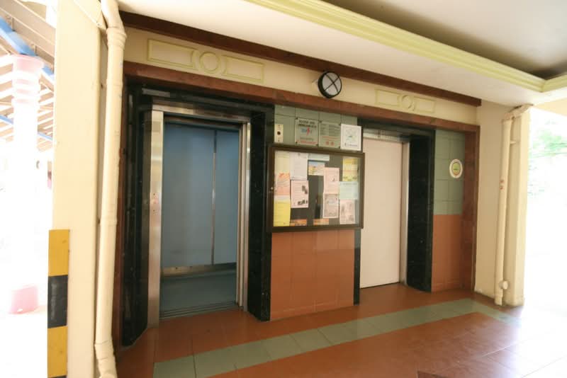 205 Jurong East Street 21