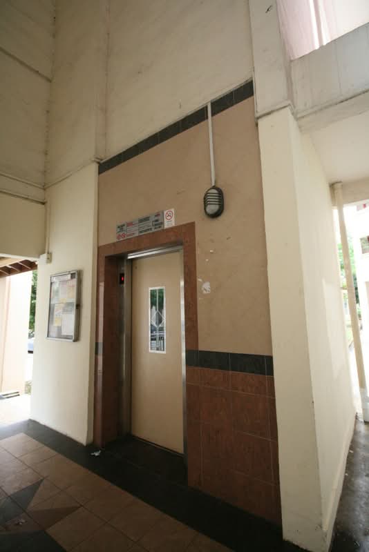 218 Jurong East Street 21