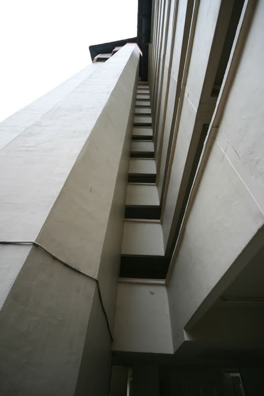 302 Jurong East Street 32