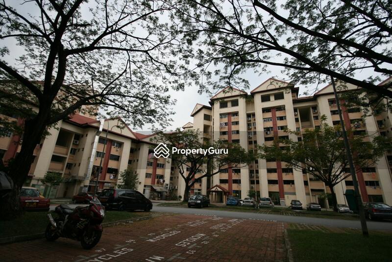 303 Jurong East Street 32 #0