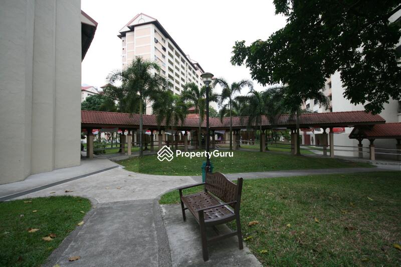 305 Jurong East Street 32 #0