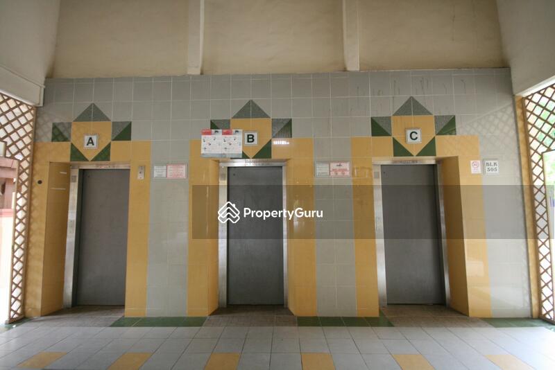 305 Jurong East Street 32 #0
