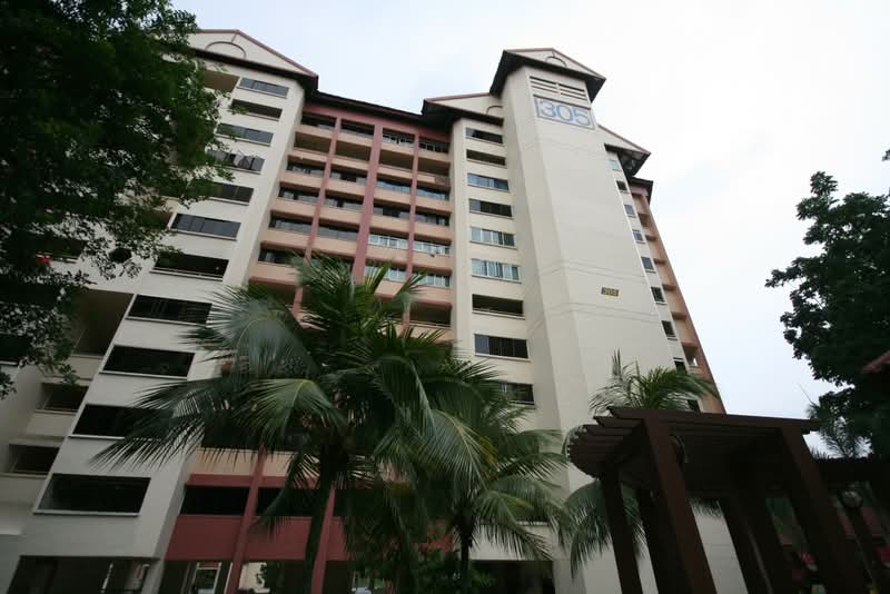 305 Jurong East Street 32