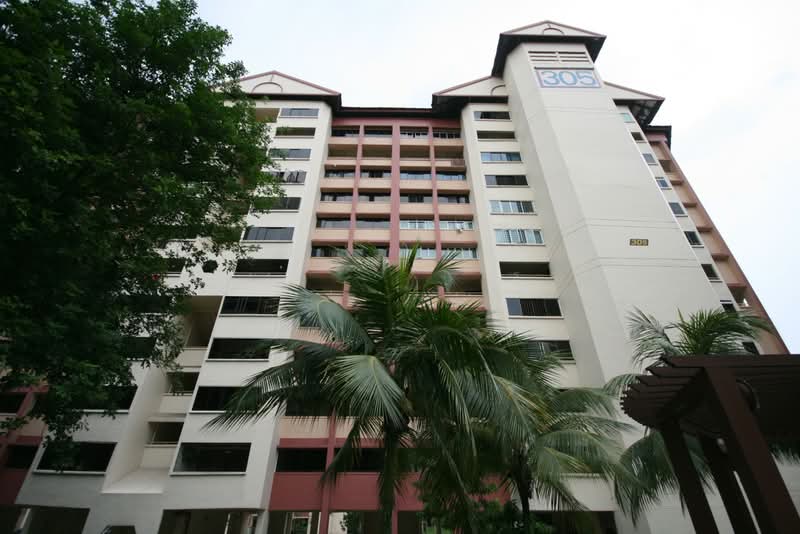 305 Jurong East Street 32