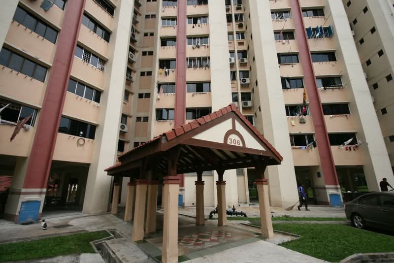 306 Jurong East Street 32