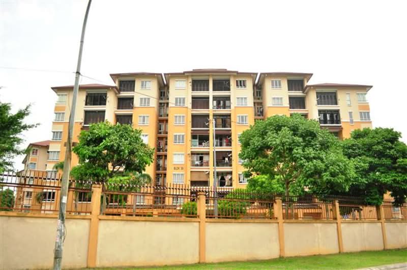 Lakes Condominiums / Pangsapuri Tasik - iProperty.com.my