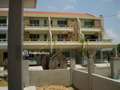 - Taman Seri Murai (Centro Park)