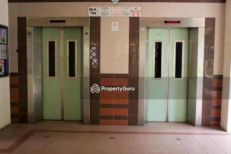 704 Jurong West Street 71 #0