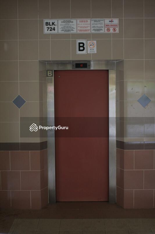 724 Jurong West Street 72 #0