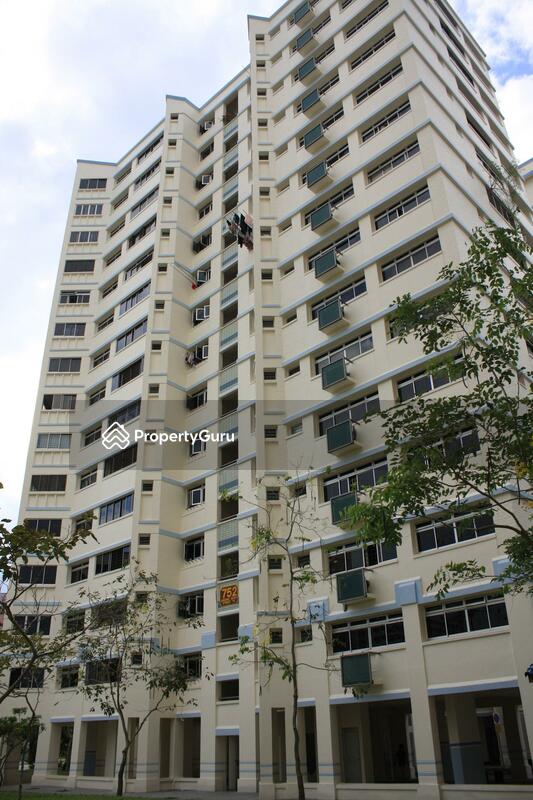 752 Jurong West Street 74 #0