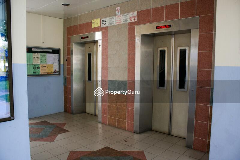 757 Jurong West Street 74 #0