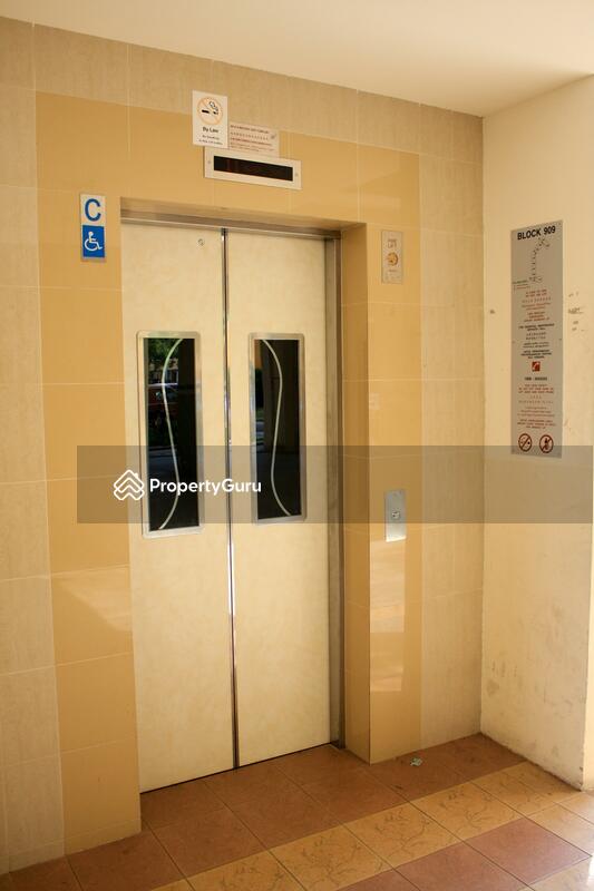 909 Jurong West Street 91 #0