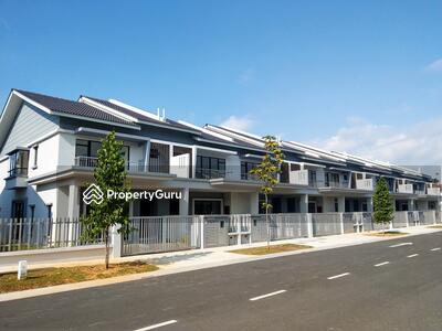 - Evira @ Warisan Puteri