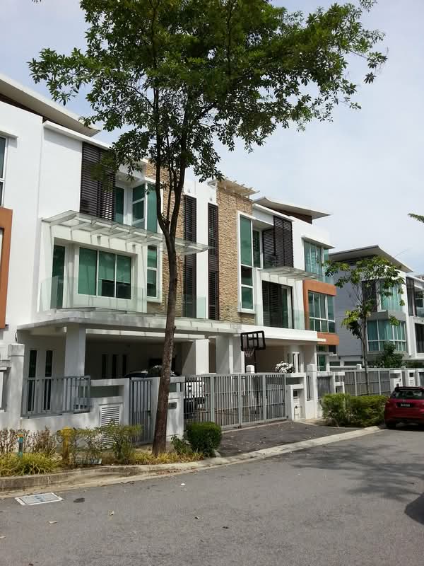 Tropicana Pool Villas - iProperty.com.my