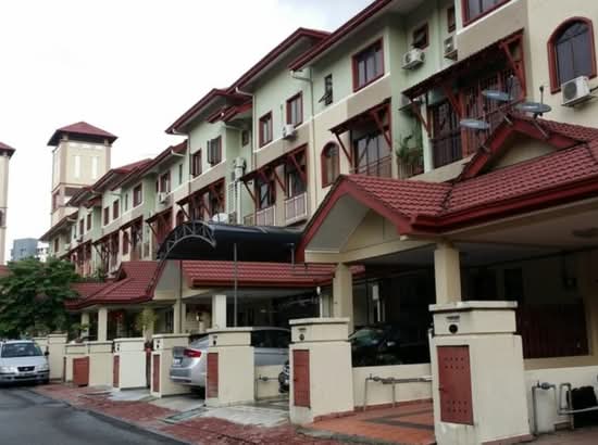 Villa Laman Tasik