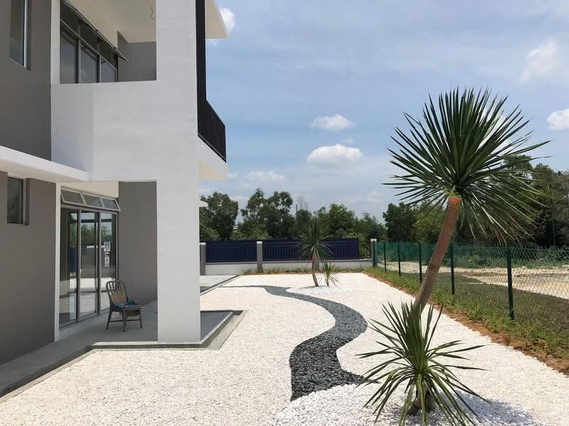 Semi-Detached House for Sale in Pasir Gudang (Johor) - Agnes . - PropertyGuru.com.my