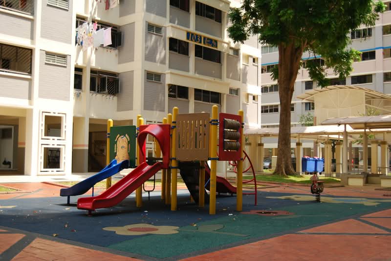 106 Pasir Ris Street 12