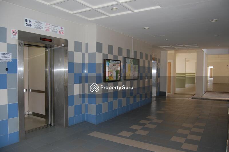 209 Pasir Ris Street 21 #0
