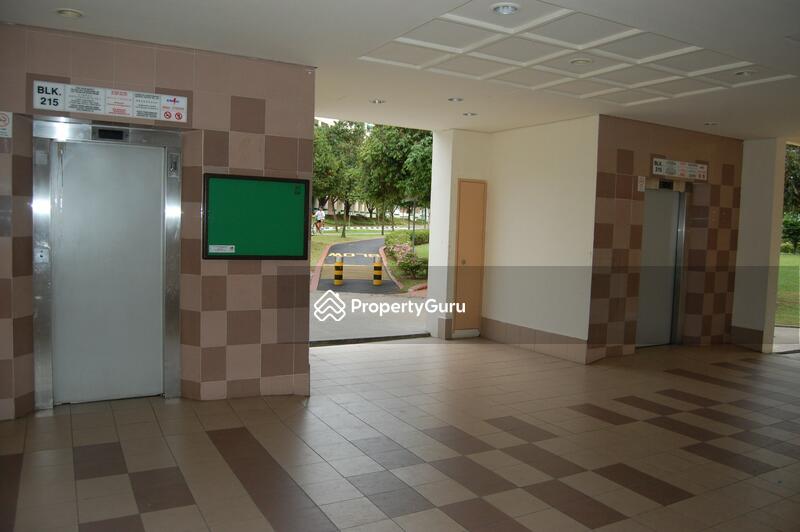 For Rent - 215 Pasir Ris Street 21