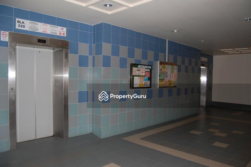 220 Pasir Ris Street 21 #0