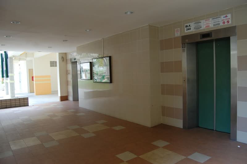 240 Pasir Ris Street 21