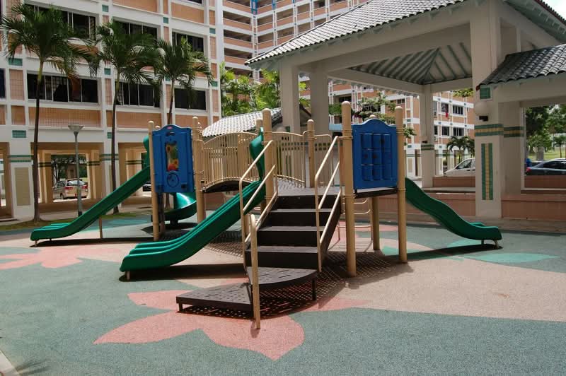 567 Pasir Ris Street 51