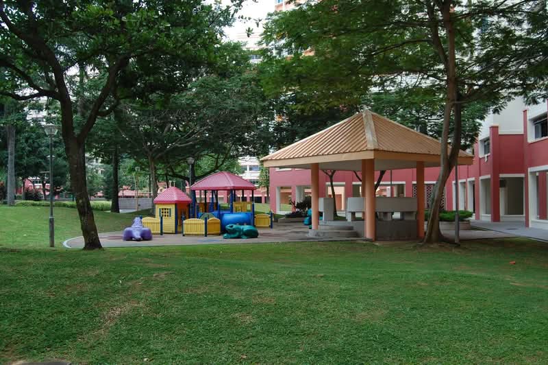 711 Pasir Ris Street 72