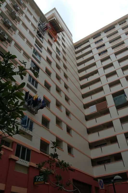 725 Pasir Ris Street 72