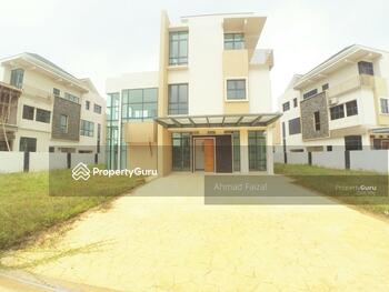 Kristal Court @ Section 7