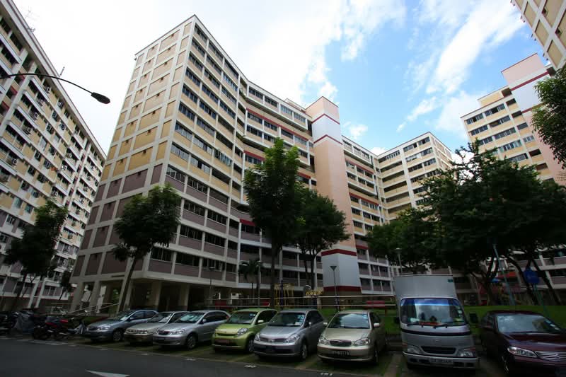 402 Serangoon Avenue 1