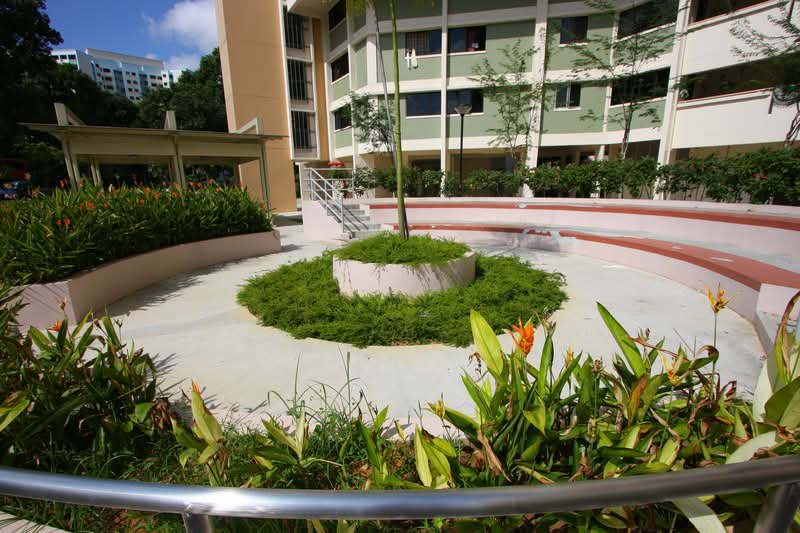 211 Serangoon Avenue 4