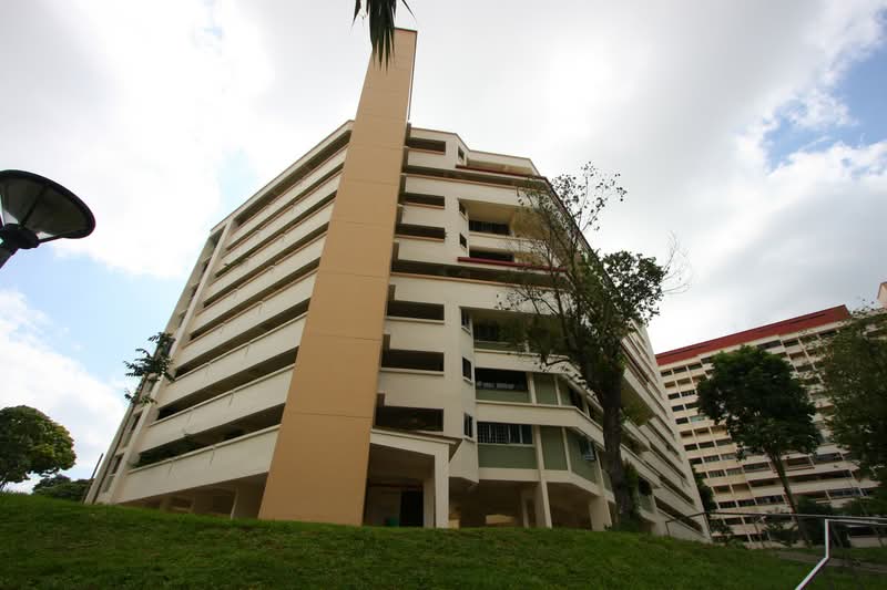 215 Serangoon Avenue 4