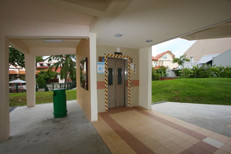 215 Serangoon Avenue 4