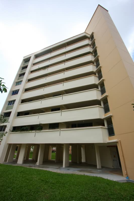215 Serangoon Avenue 4