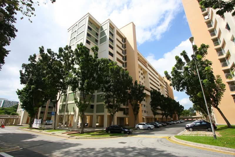 218 Serangoon Avenue 4