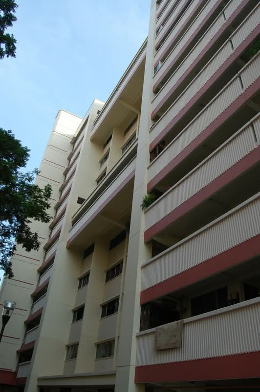 878 Tampines Avenue 8
