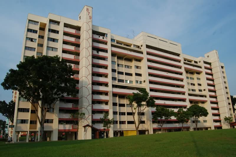 879 Tampines Avenue 8