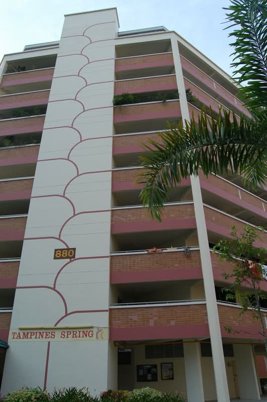 880 Tampines Avenue 8