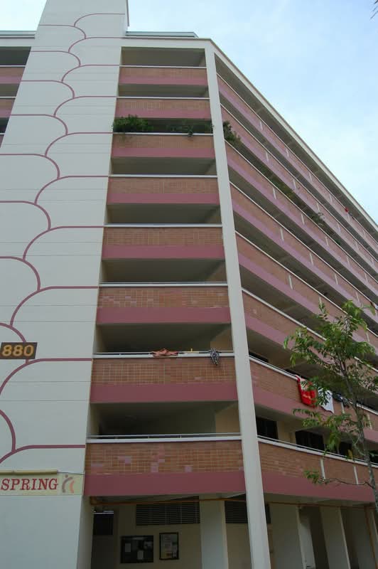 880 Tampines Avenue 8