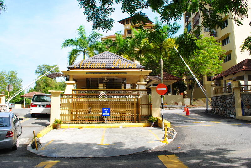 Entrance view 2