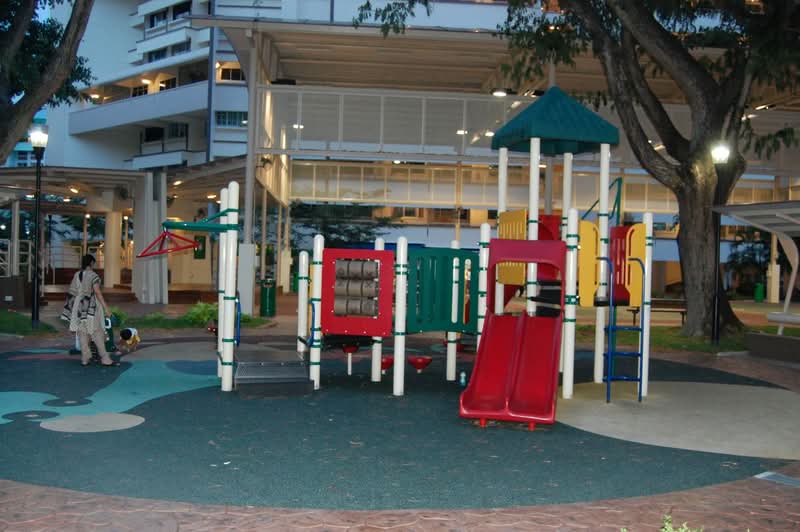 208 Tampines Street 21
