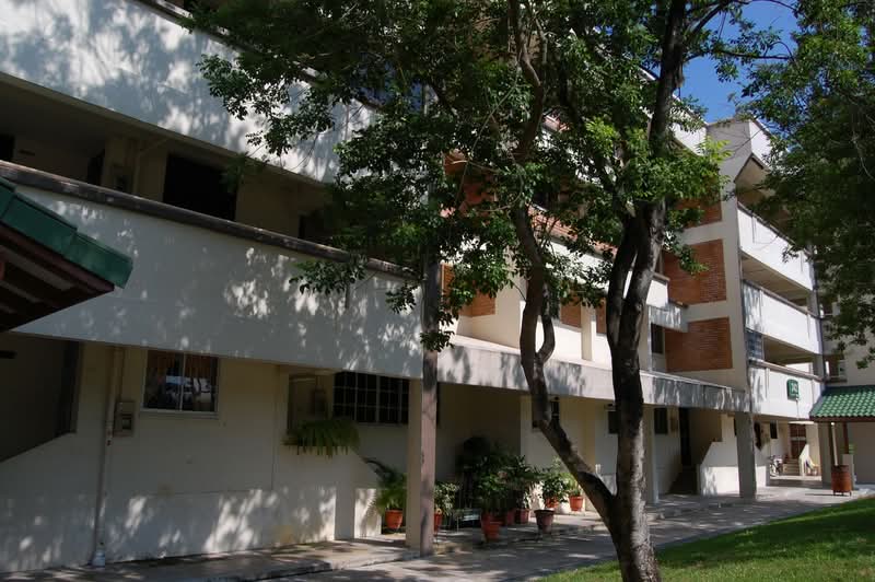 242 Tampines Street 21