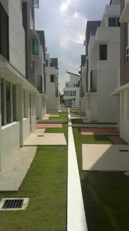The Grove Waterscape Villas - iProperty.com.my