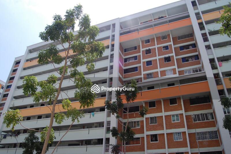 For Rent - 215 Tampines Street 23