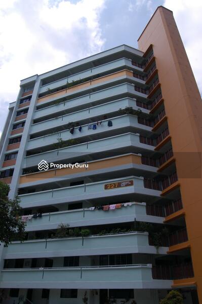 For Rent - 227 Tampines Street 23