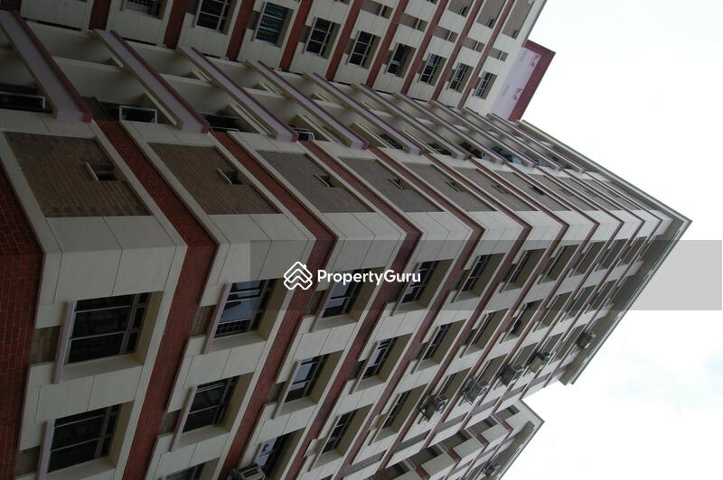 For Rent - 305 Tampines Street 32