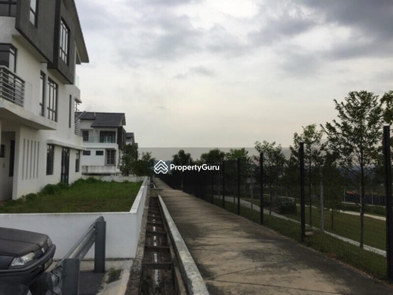 Untuk Dijual - Lake Club Parkhome