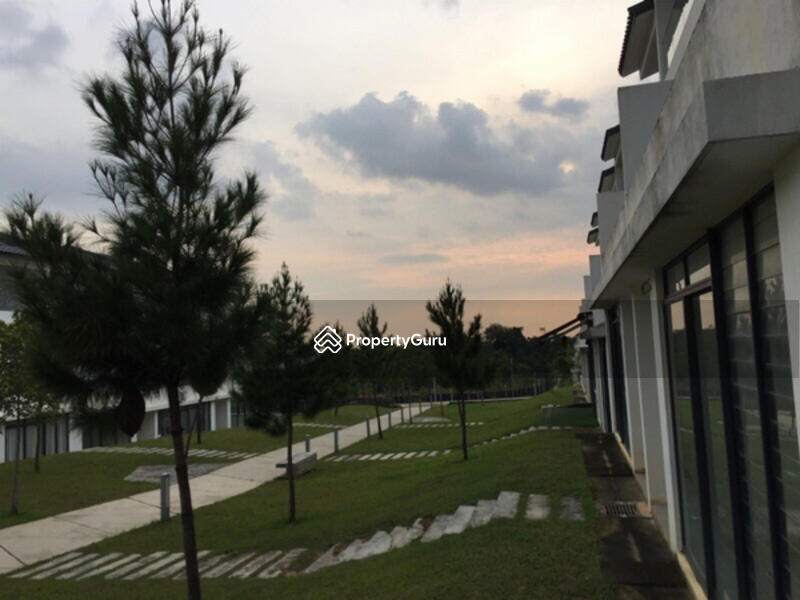 Untuk Dijual - Lake Club Parkhome