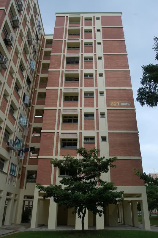 327 Tampines Street 32